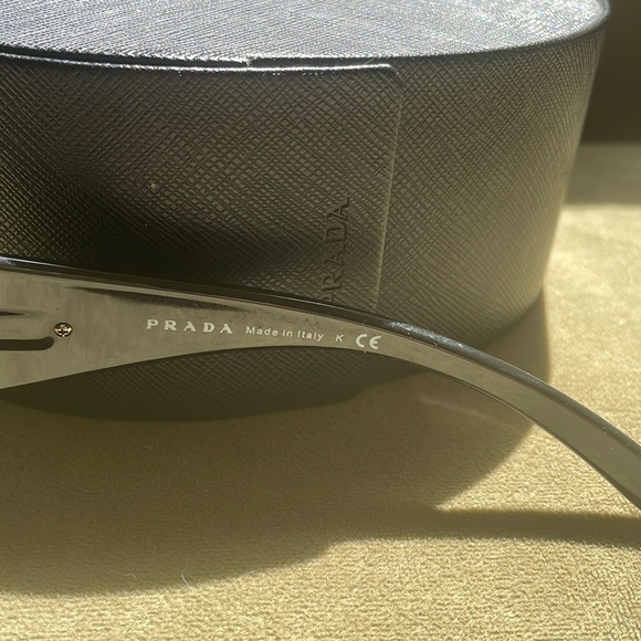 Authentic Prada sunglasses. Never worn. Rimless, with case - Picture 4 of 6